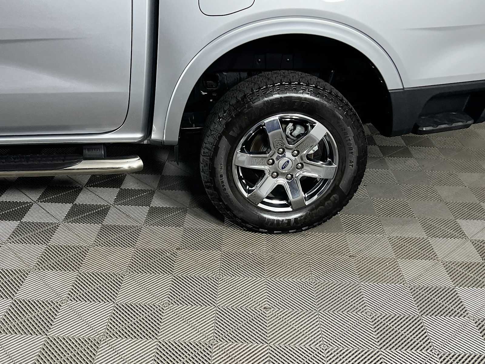 Used 2024 Iconic Silver Ford XLT image 31