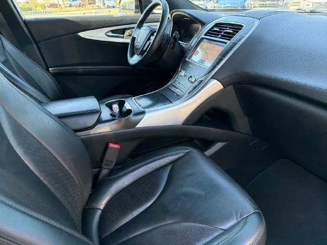 Used 2020 Black Lincoln Standard image 24