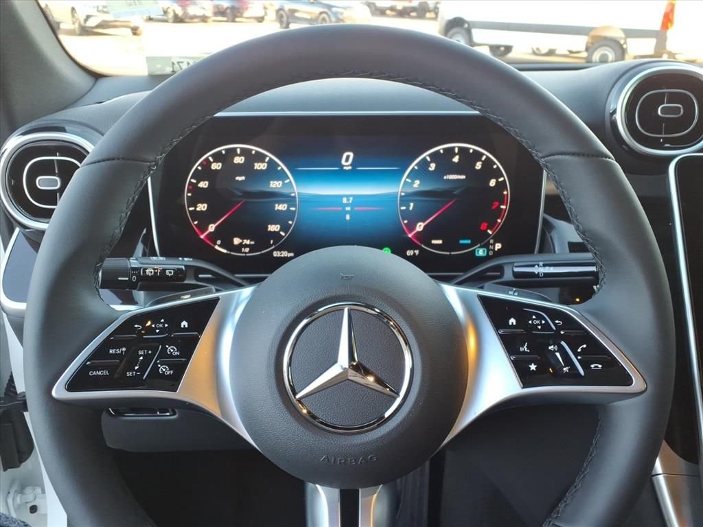 Used 2026 Polar White Mercedes-Benz GLC 300 image 19