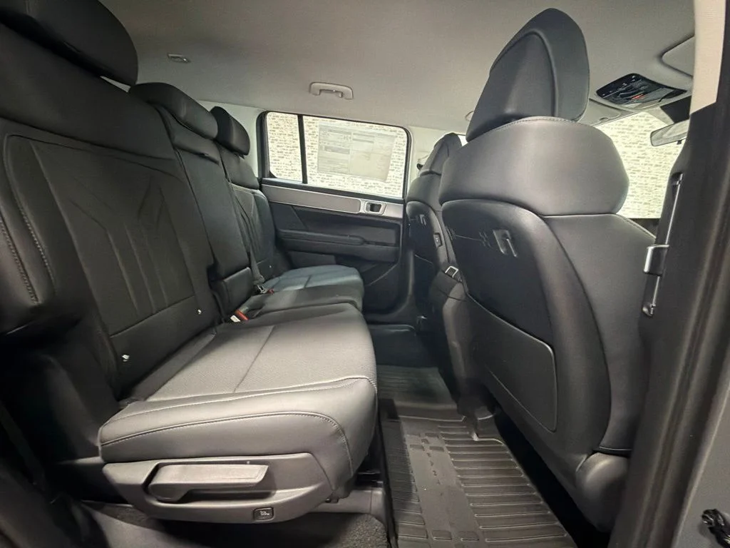 New 2027 Hampton Gray Hyundai SEL image 13