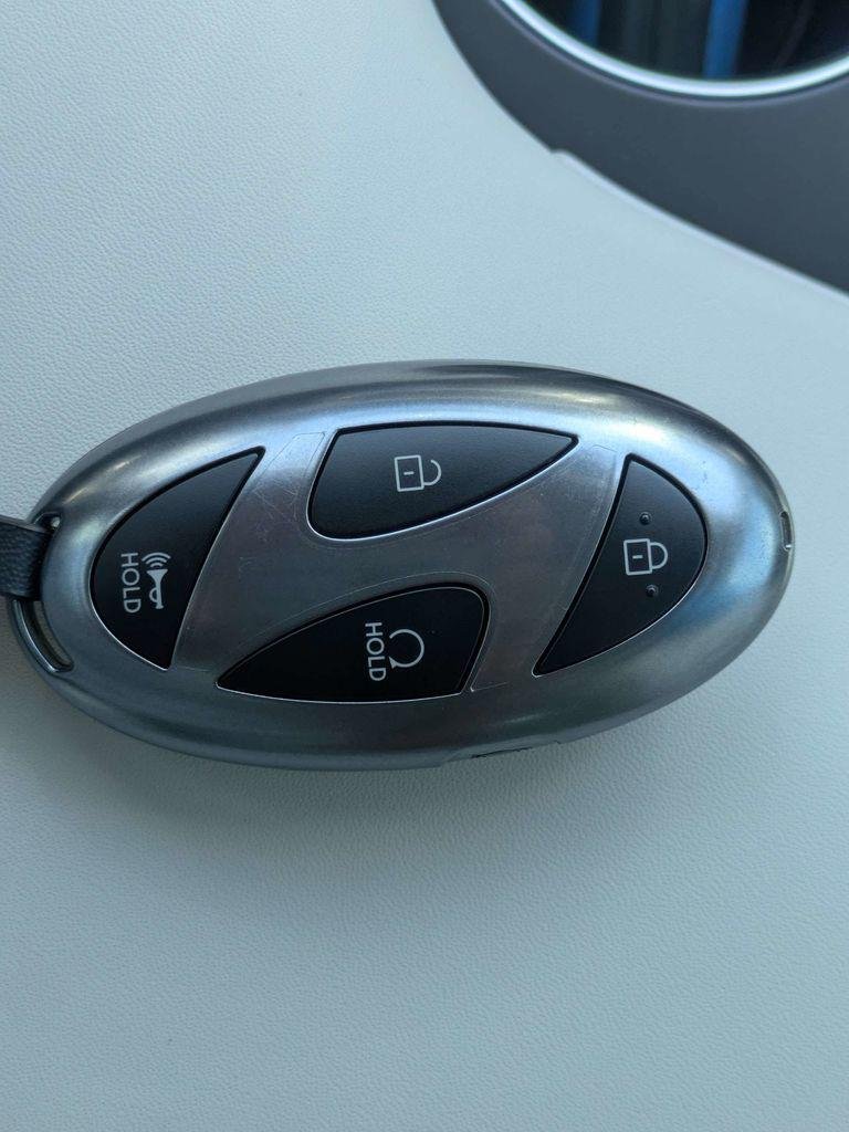 New 2026 White Hyundai SEL Sport image 31