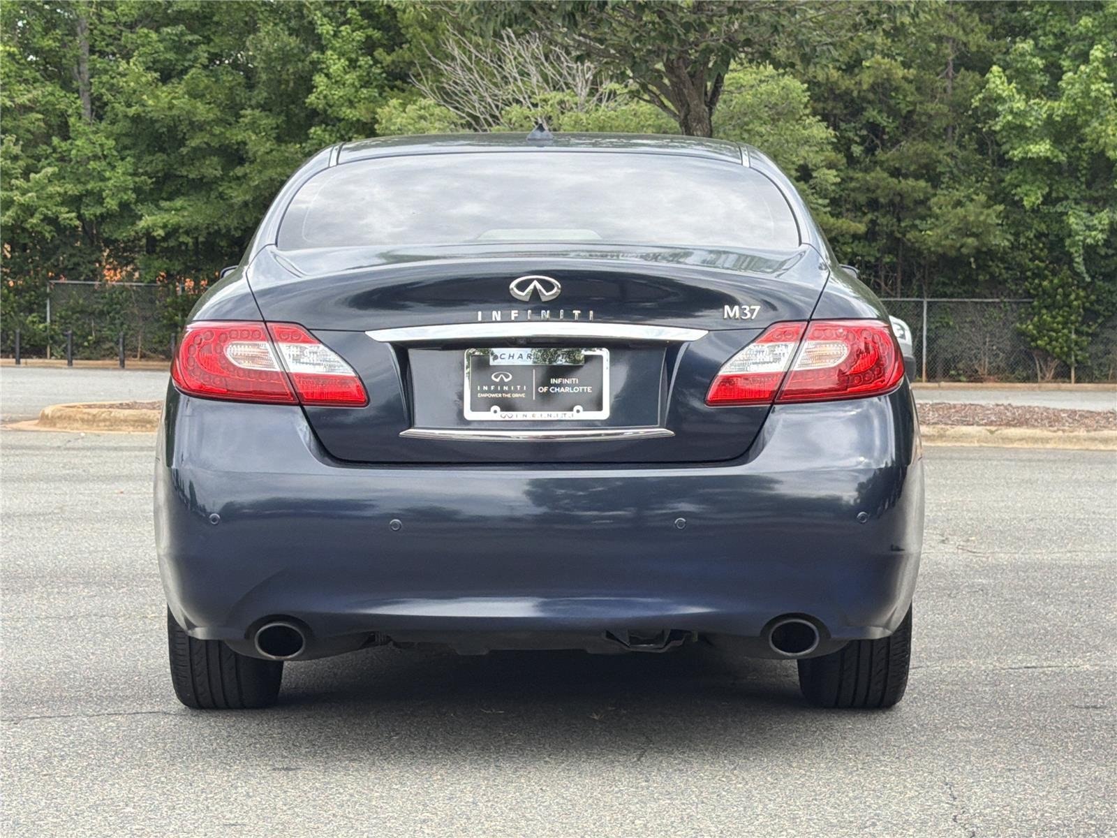 Used 2013  INFINITI Base image 23