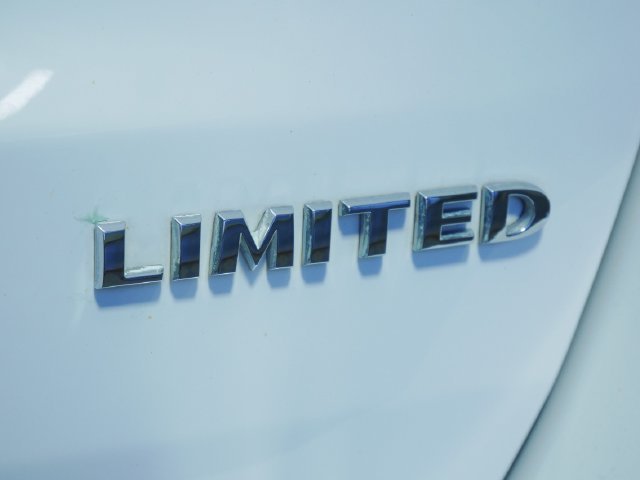 Used 2019 White Jeep Limited image 11