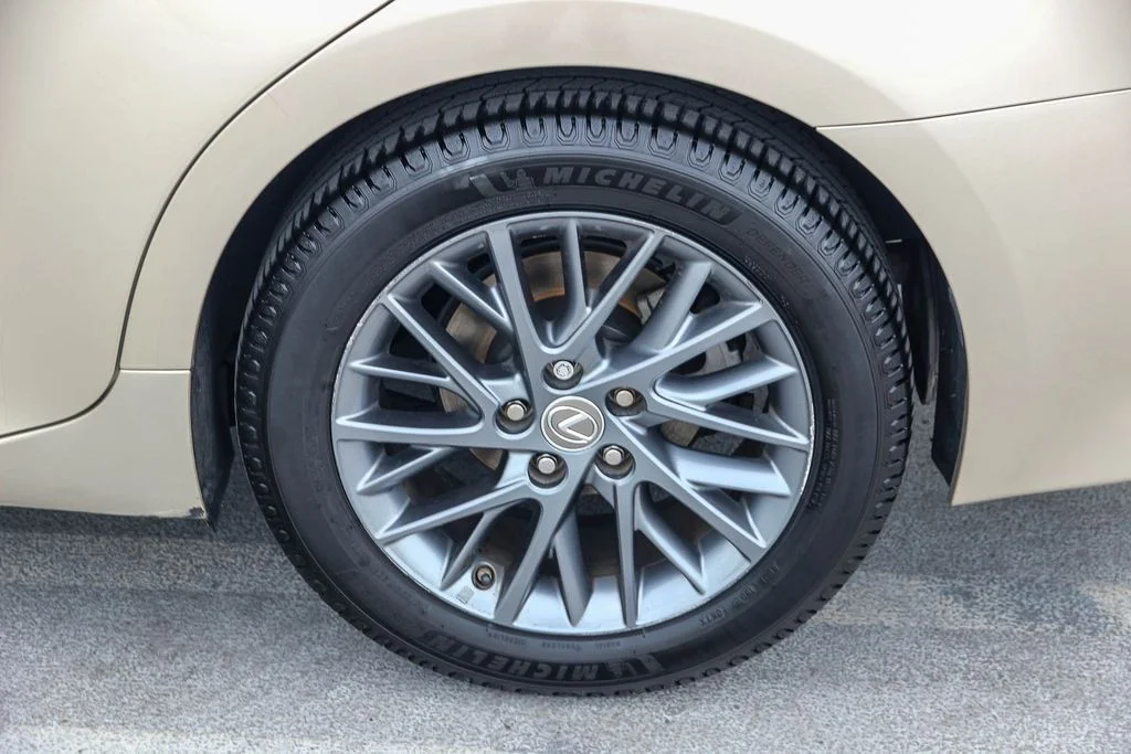 Used 2018 Beige Lexus 350 image 11