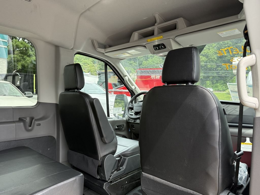 New 2026 Oxford White Ford Passenger Van XL image 15