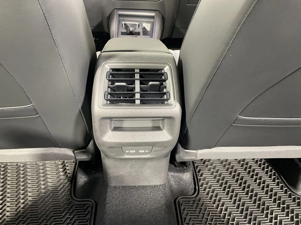 New 2026 Silver Volkswagen 2.0T SE image 18