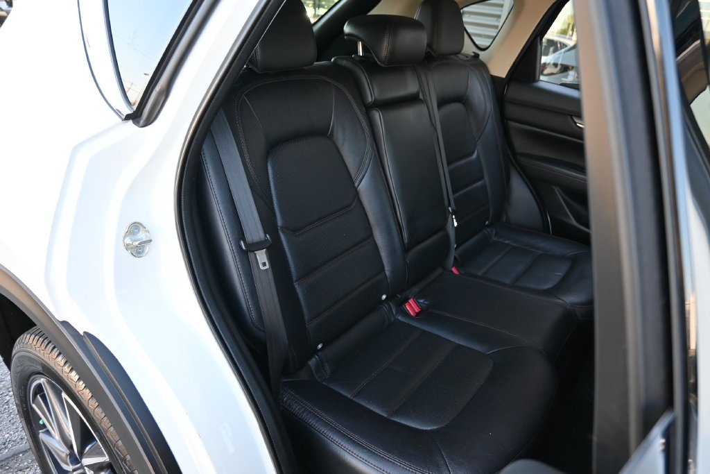 Used 2017 Snowflake White Pearl Metallic Mazda Grand Touring image 25