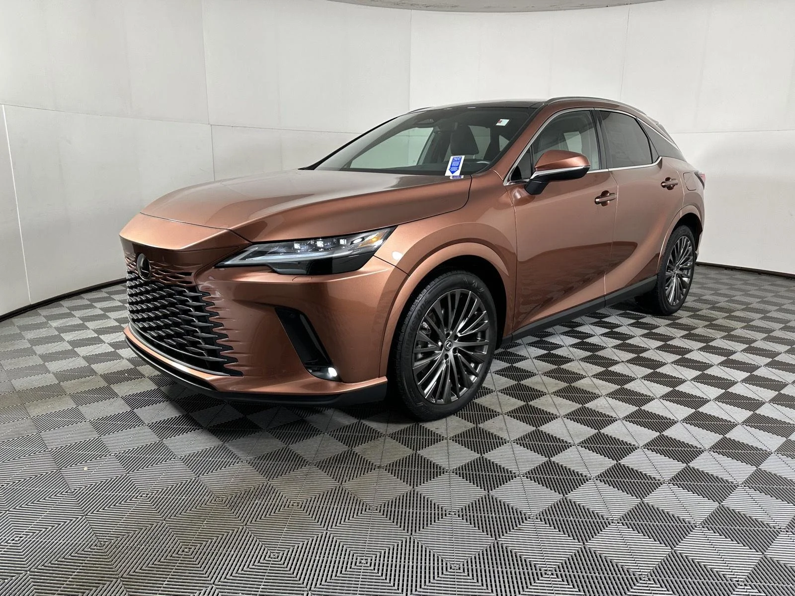 Used 2023 Copper Crest Lexus RX 350h Luxury image 4