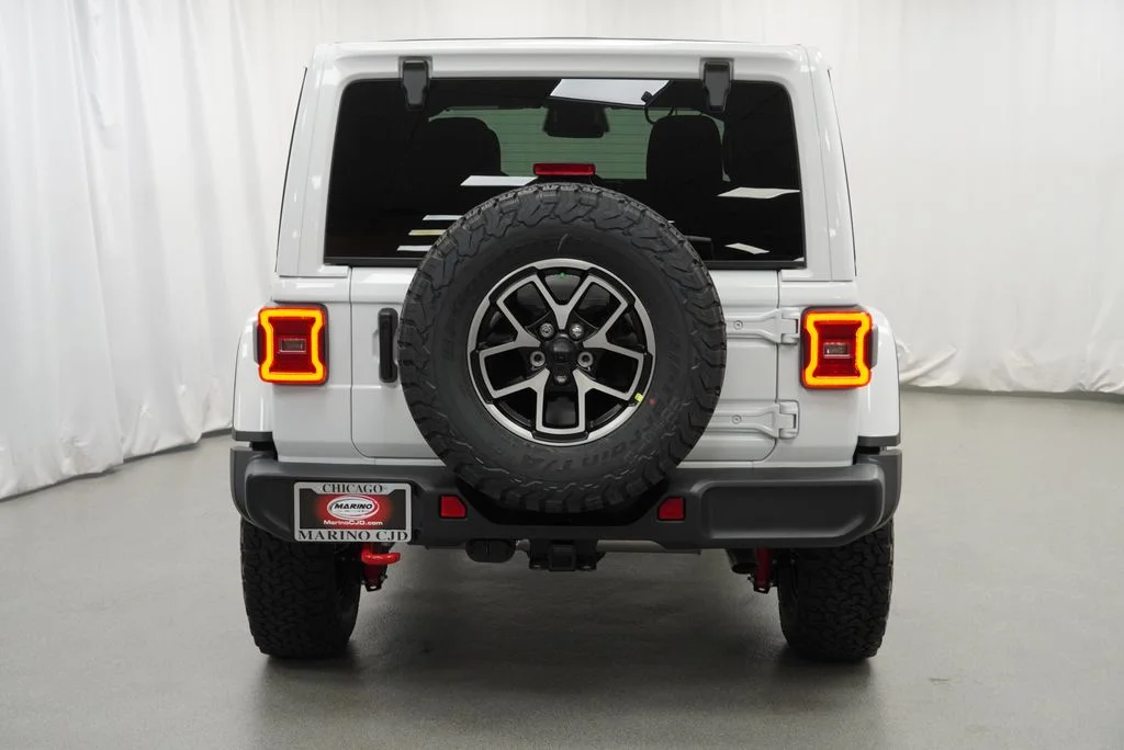 New 2026 Bright White Clear-Coat Exterior Paint Jeep Rubicon image 10