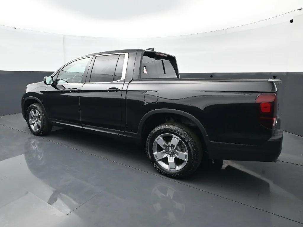 Used 2025 Black Honda RTL AWD image 4