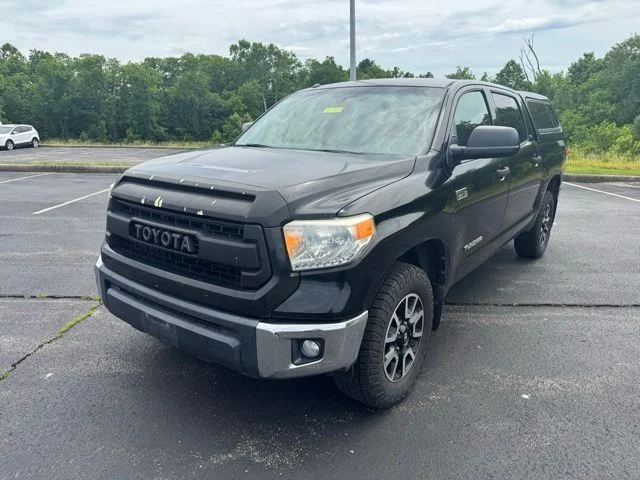 Used 2015 Black Toyota SR5 image 7