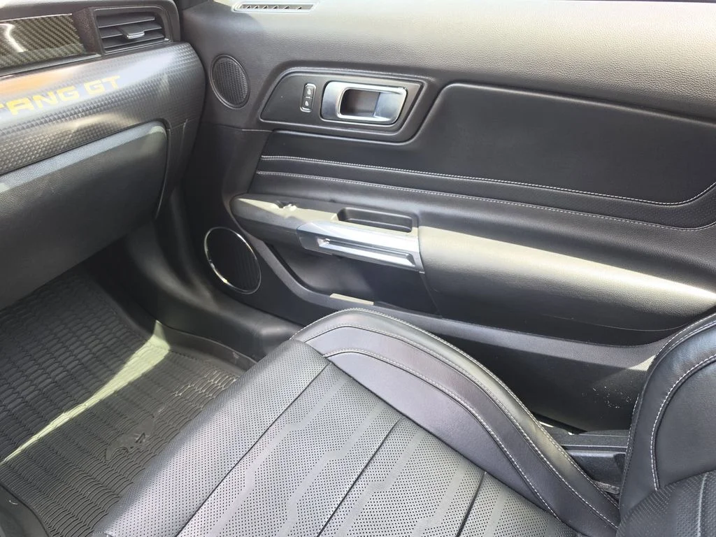 Used 2020  Ford GT Premium image 14