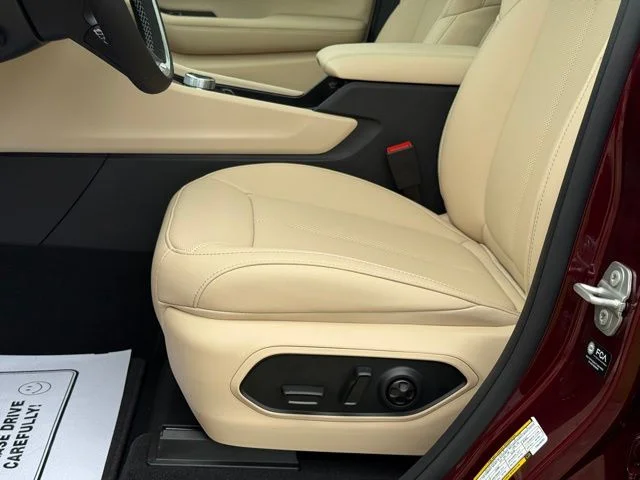 New 2026 Velvet Red Pearl-Coat Exterior Paint Jeep Limited image 14