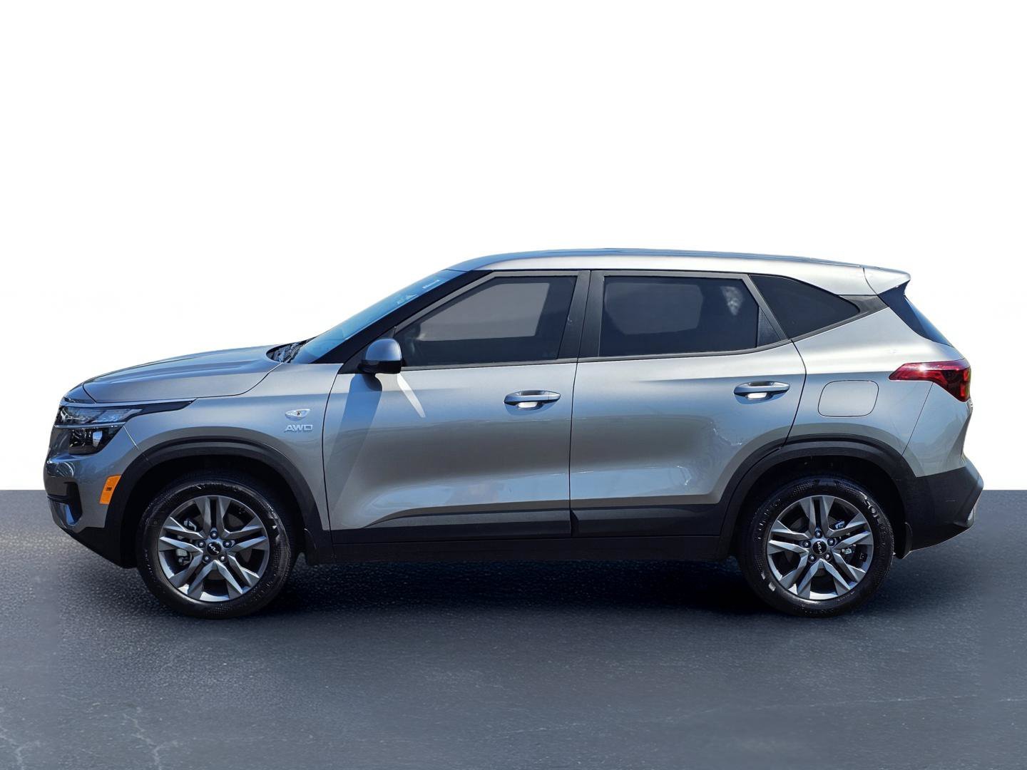 Used 2023 Steel Gray Kia LX image 13