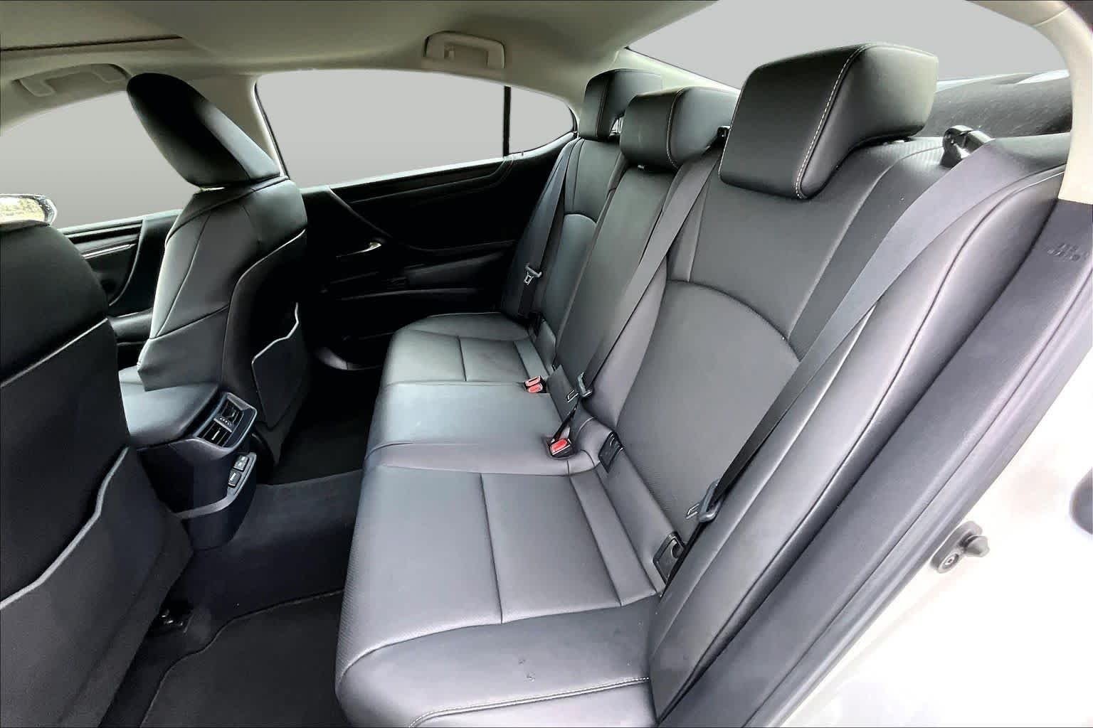 Used 2025 Eminent White Pearl Lexus  image 21