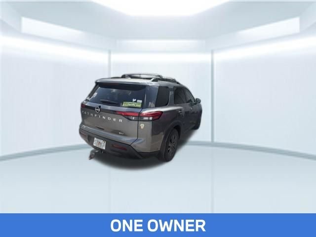 Used 2022 Gray Nissan SV image 3