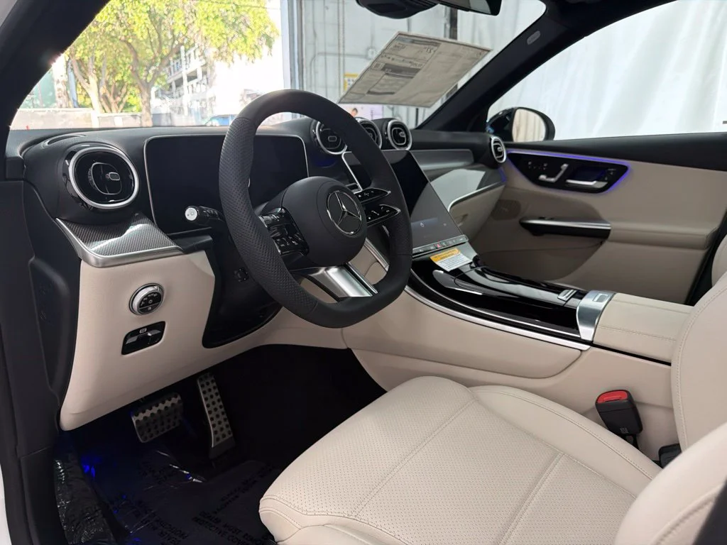 New 2027 White Mercedes-Benz GLC 300 image 13