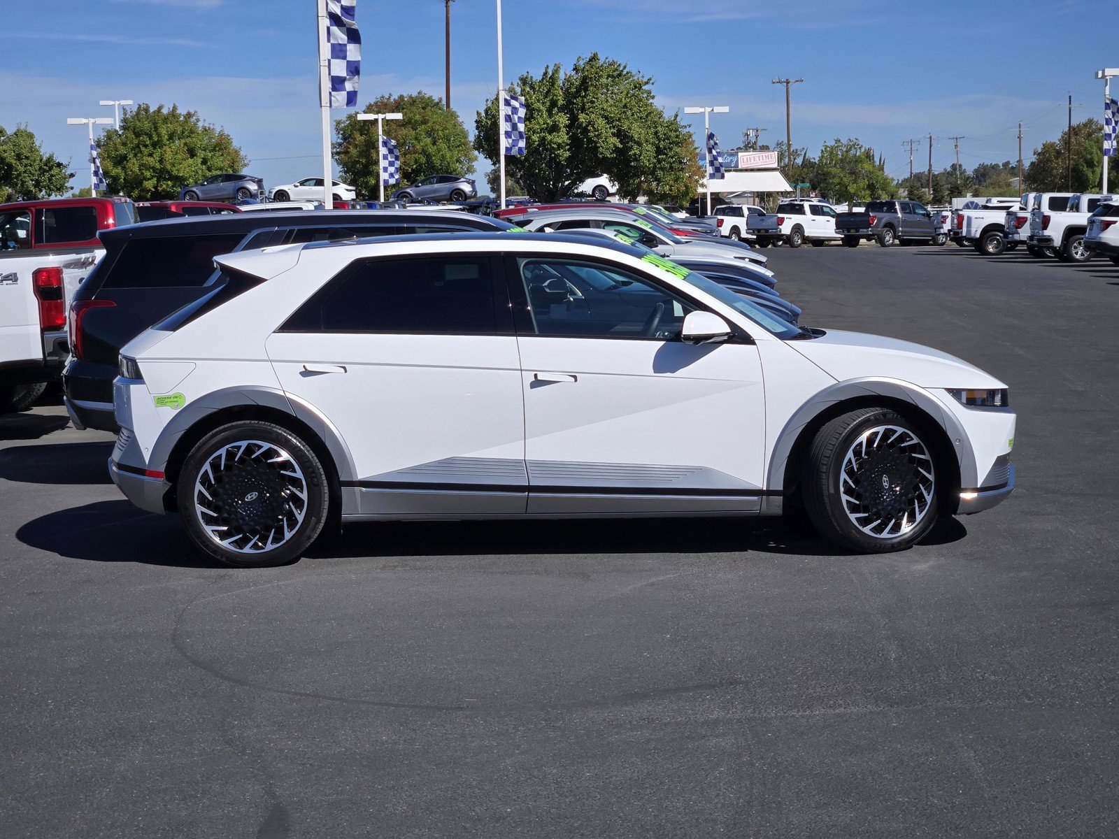 Certified Used 2023 Atlas White Hyundai Limited image 3