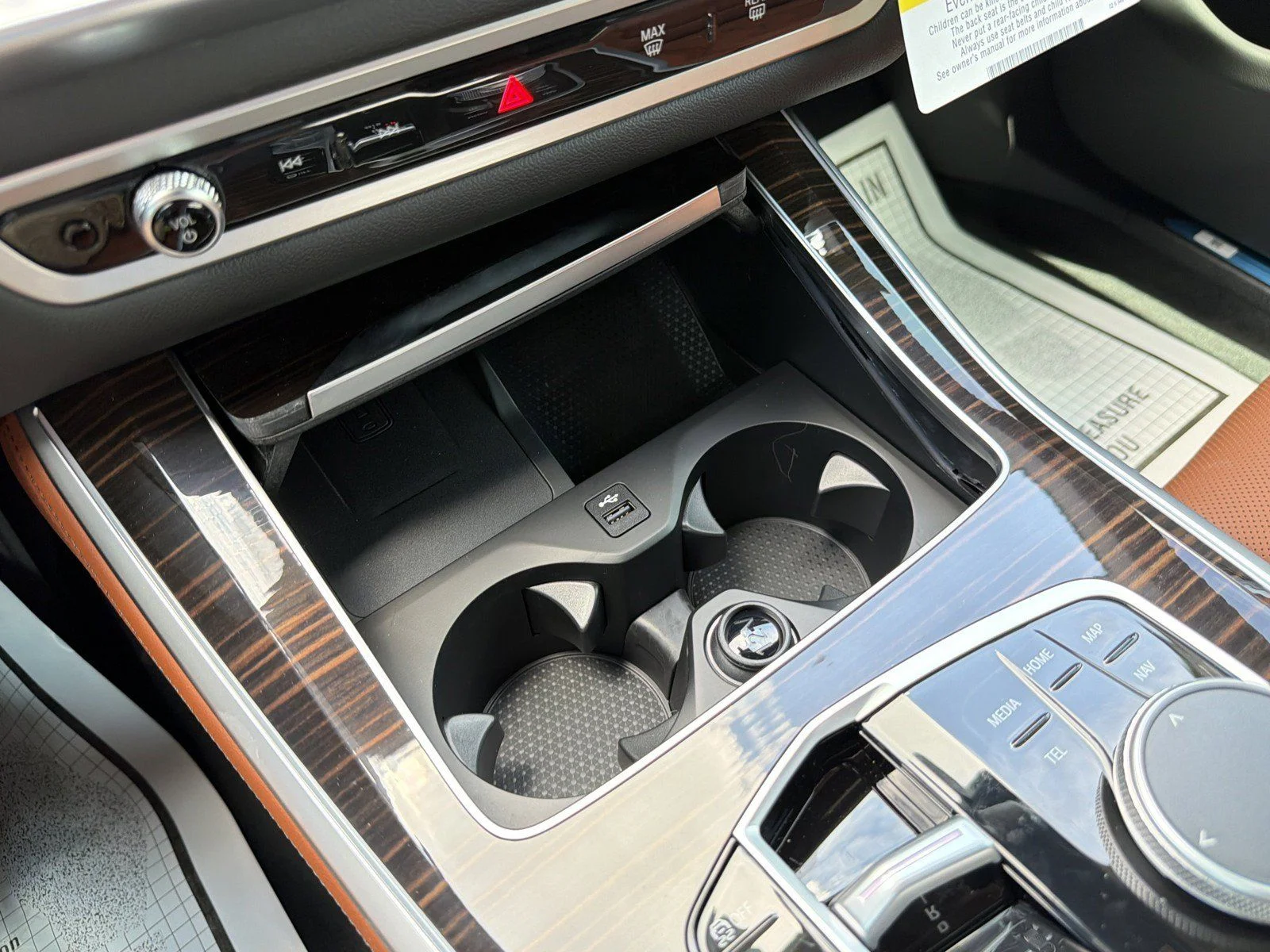 New 2026 Black Sapphire Metallic BMW sDrive40i image 38
