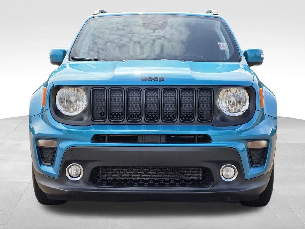 Used 2019 Teal Jeep Latitude image 3