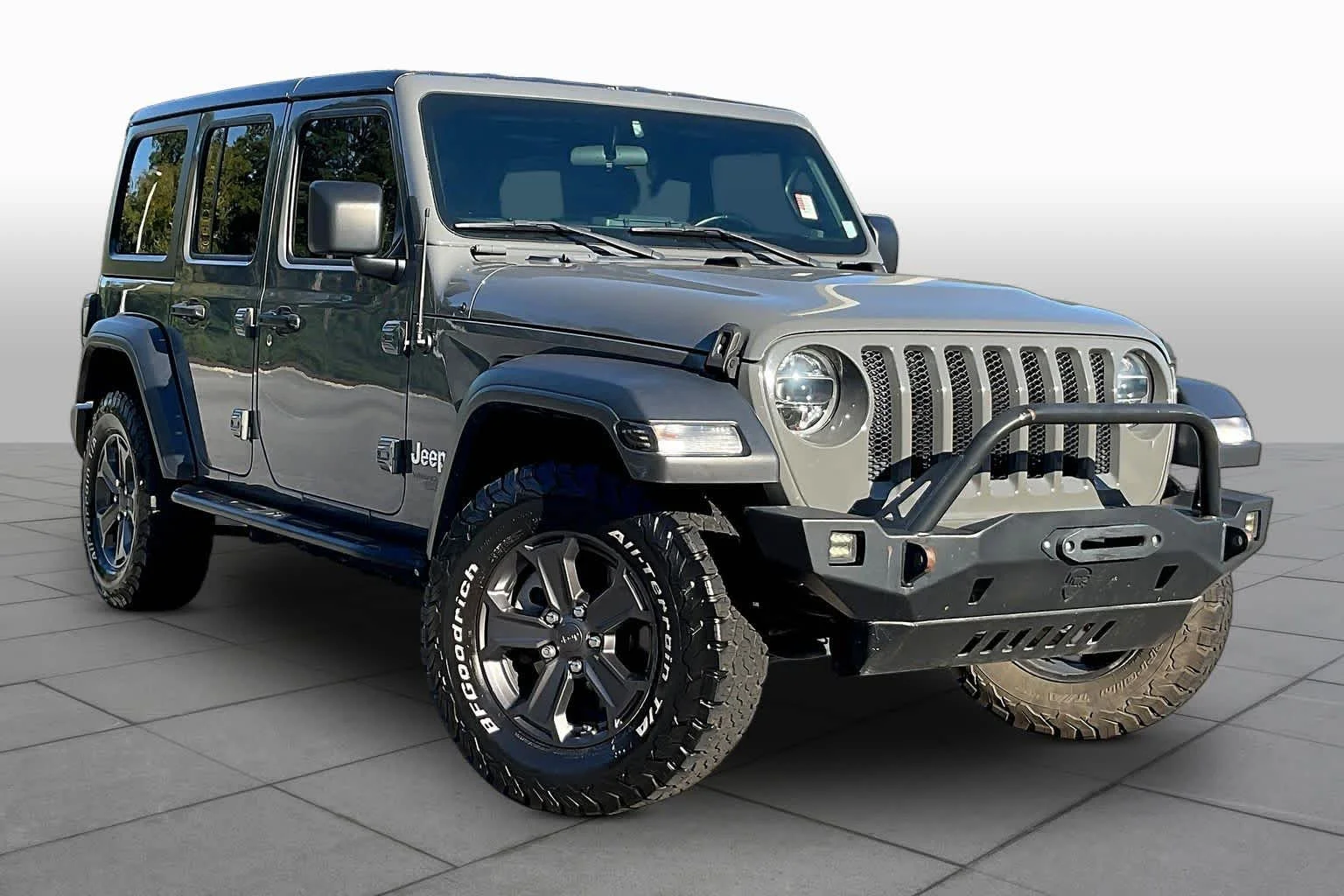 Used 2018 Sting-Gray Clearcoat Jeep Sport S image 3