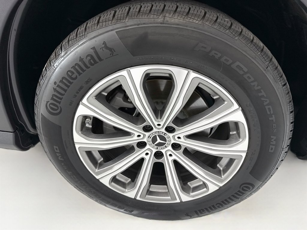 Used 2026 Black Mercedes-Benz GLC 300 image 30