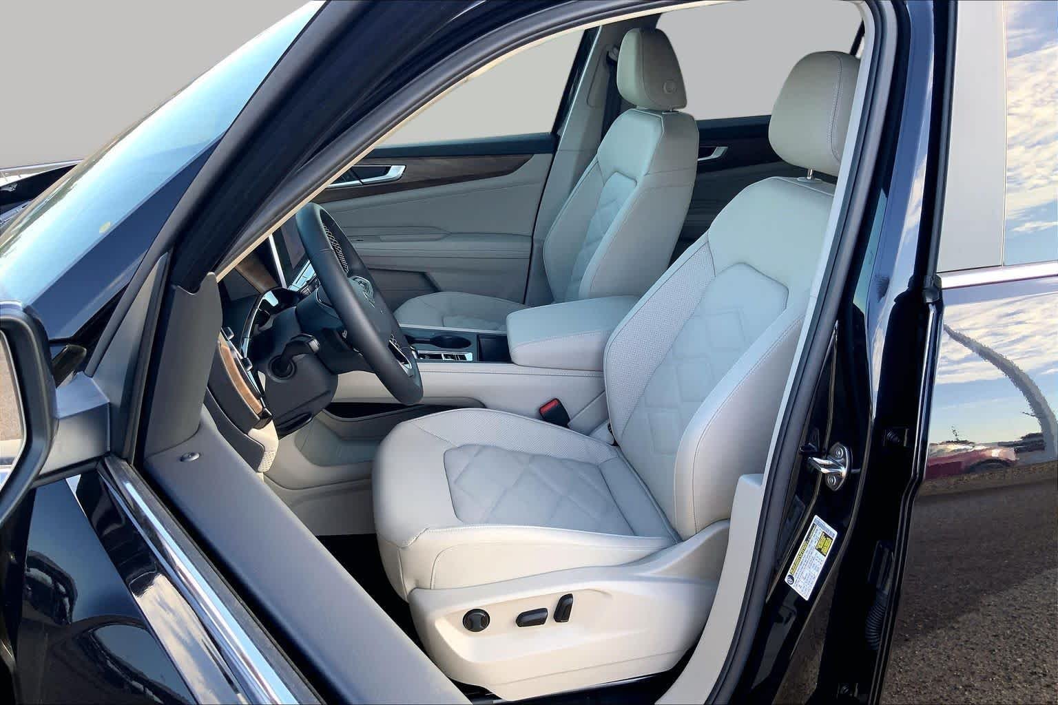 New 2026 Deep Black Pearl Volkswagen 2.0T SE image 9