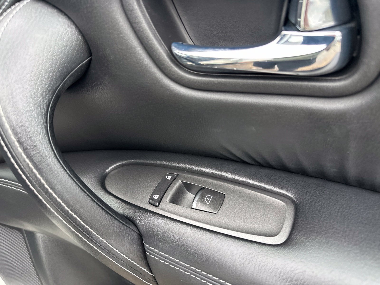Used 2020 White Nissan Platinum image 45