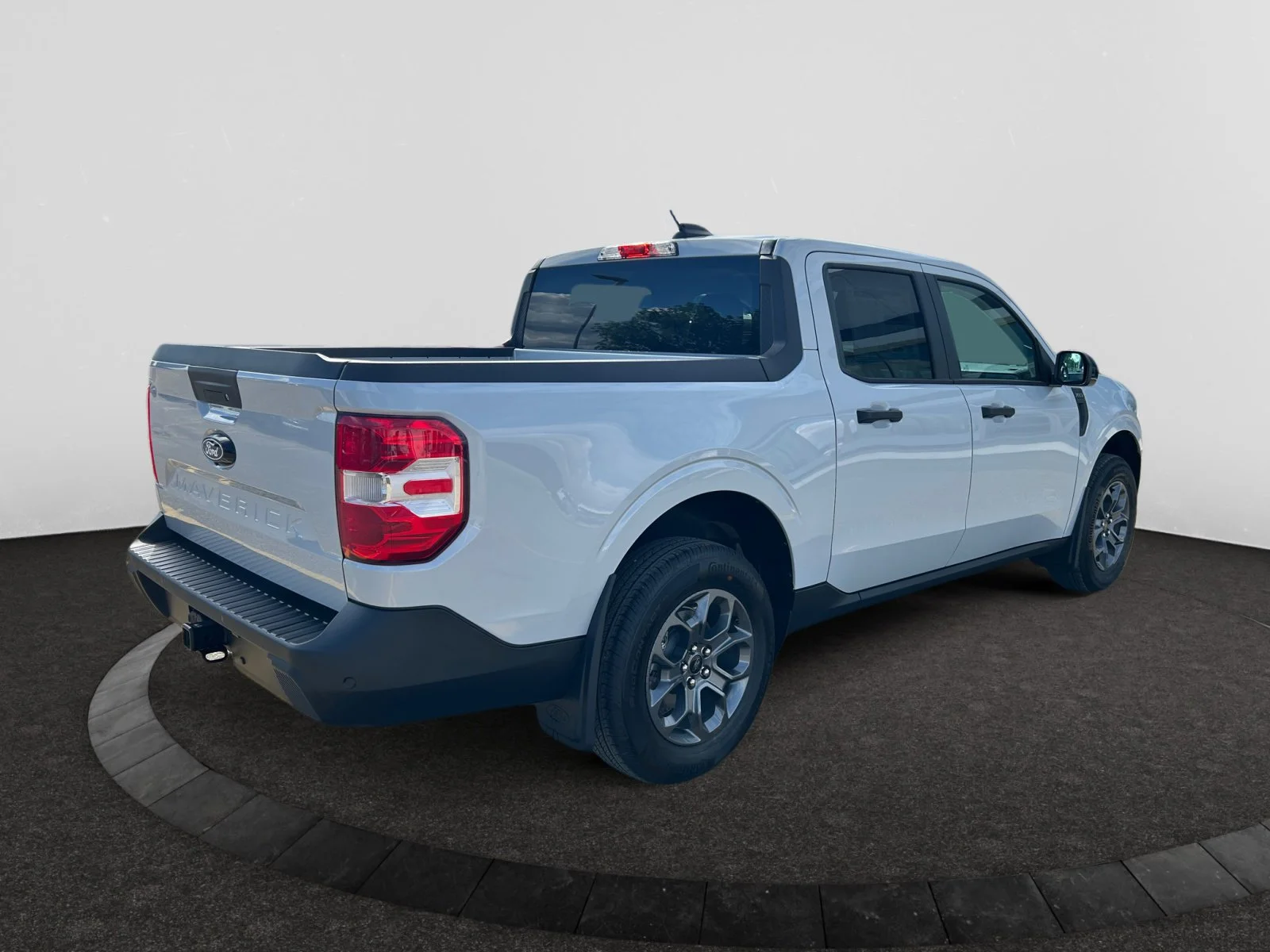 New 2026 Space White Metallic Ford XLT image 5