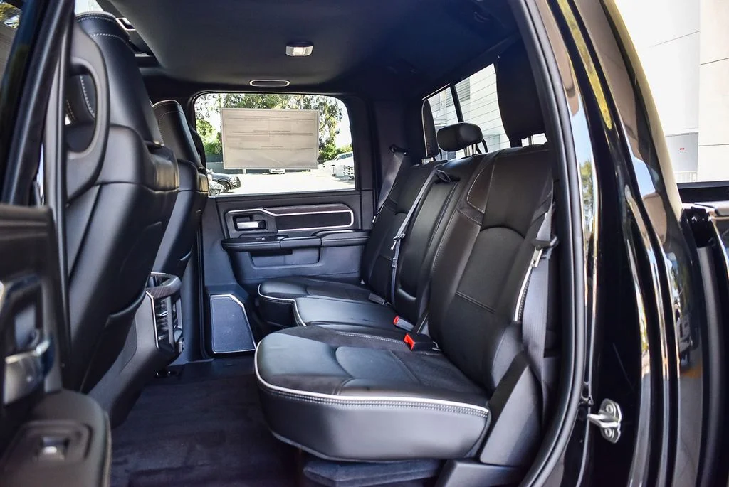 New 2026 Diamond Black Crystal Pearl-Coat Exterior Paint RAM Laramie image 18
