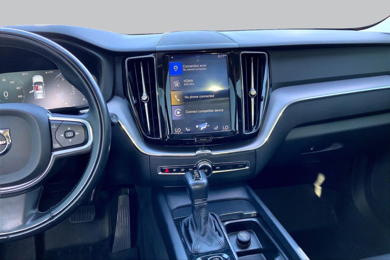 Pre-Owned 2020 Volvo XC60 Momentum