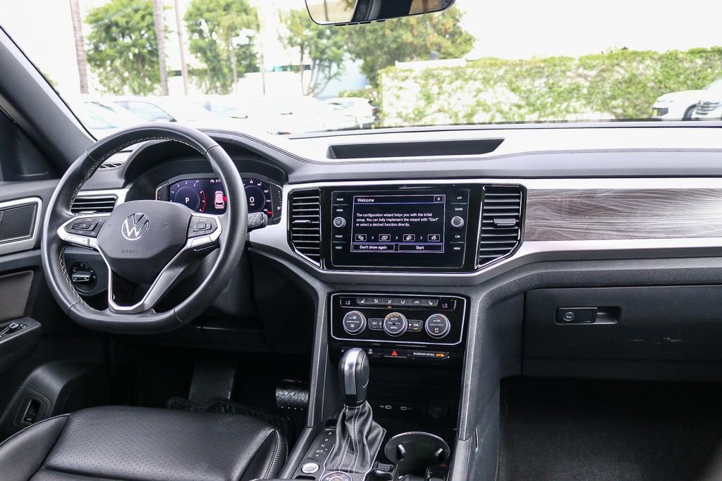 Used 2022 Gray Volkswagen 3.6L V6 SE w/Technology image 12