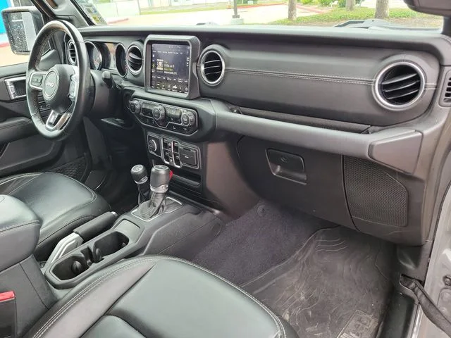 Used 2022 Gray Jeep Overland image 17