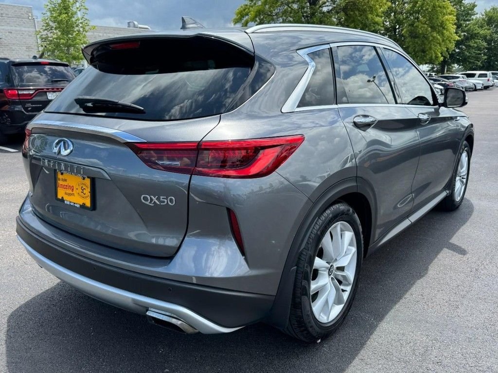 Used 2019 Gray INFINITI ESSENTIAL image 3