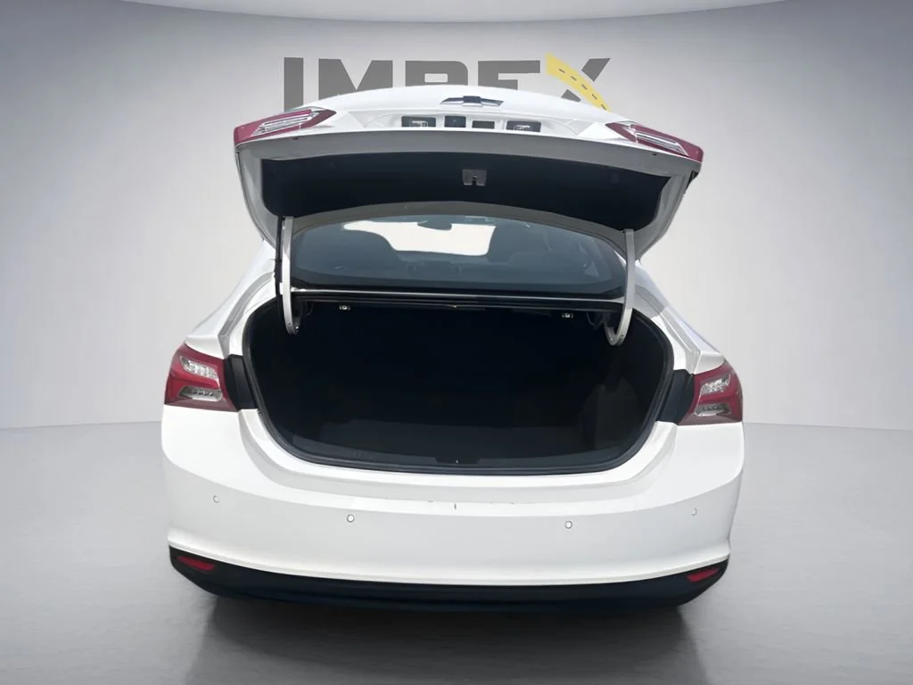 Used 2024 Summit White Chevrolet 1LT image 29