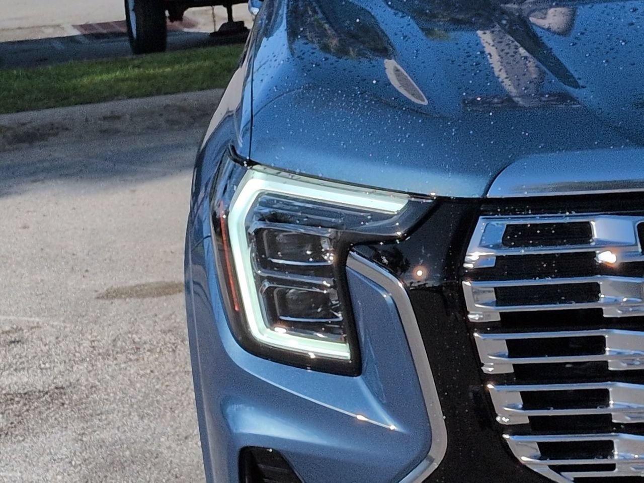 Used 2026 Downpour Metallic GMC AWD Denali image 9