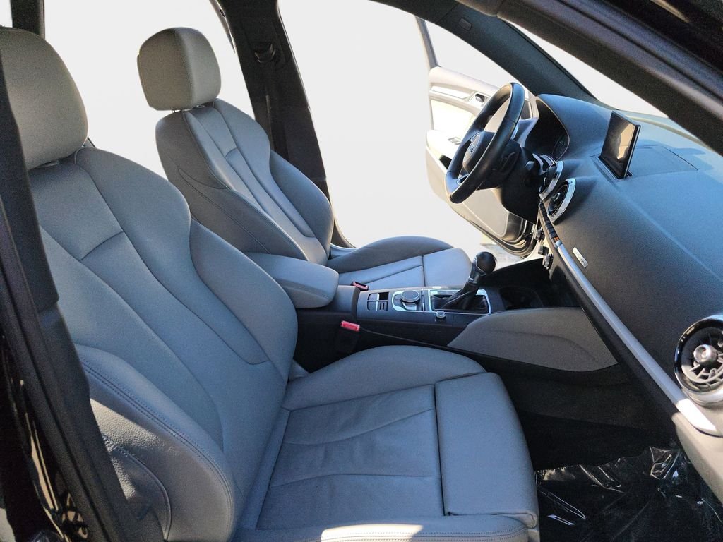 Used 2018 Black Audi 1.4T Premium image 12