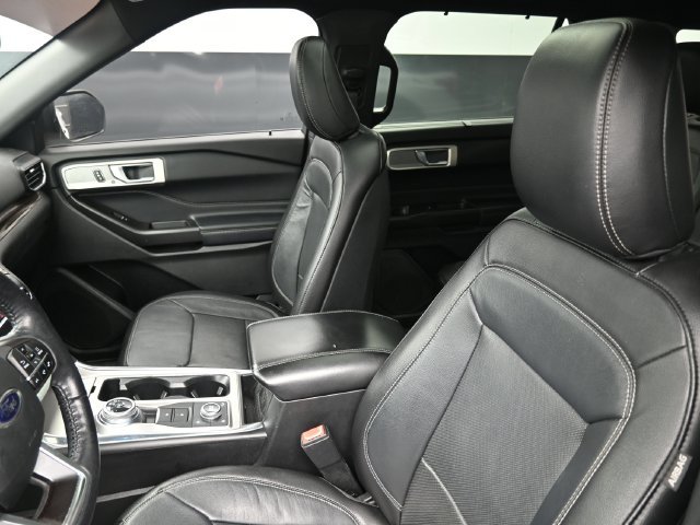 Used 2020 Oxford White Ford Limited image 23