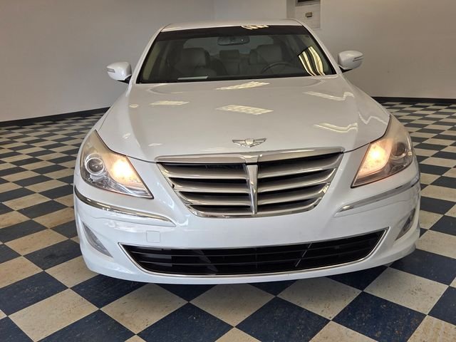 Used 2014 White Hyundai 3.8 image 2