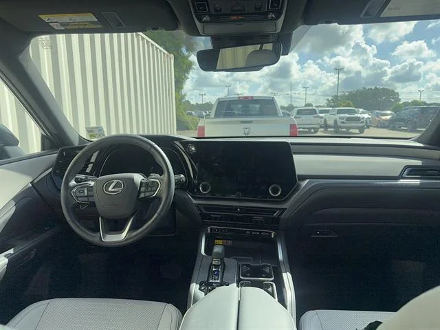 Certified Used 2025 CAVIAR Lexus Premium image 4