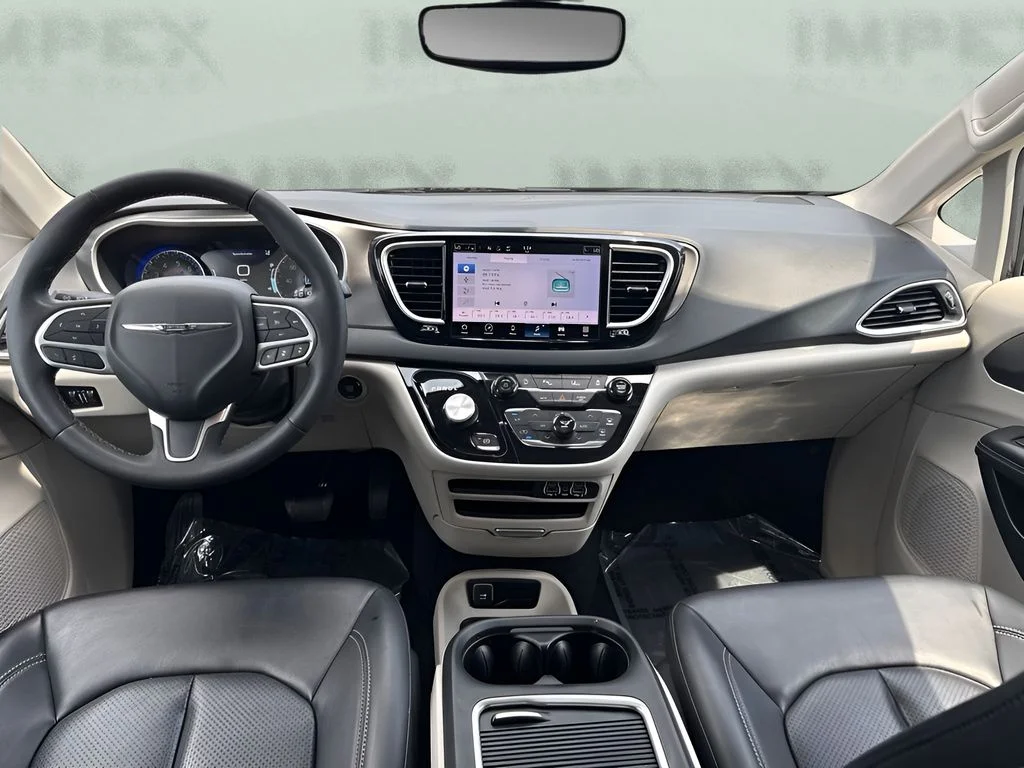 Used 2023 Gray Chrysler Touring L image 13