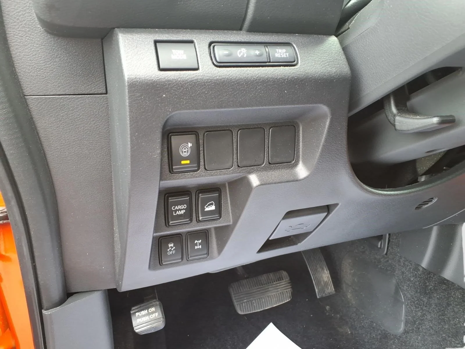 Used 2025 Afterburn Orange Ecg Nissan PRO-4X image 18