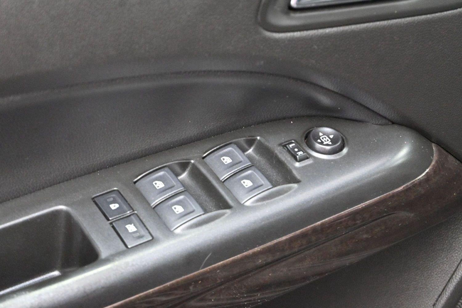 Used 2019 Onyx Black GMC 4WD SLT image 12