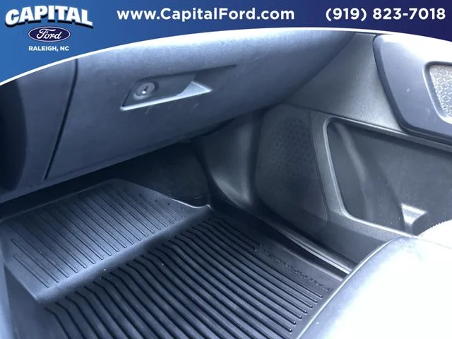 Used 2022 Gray Nissan SL image 27