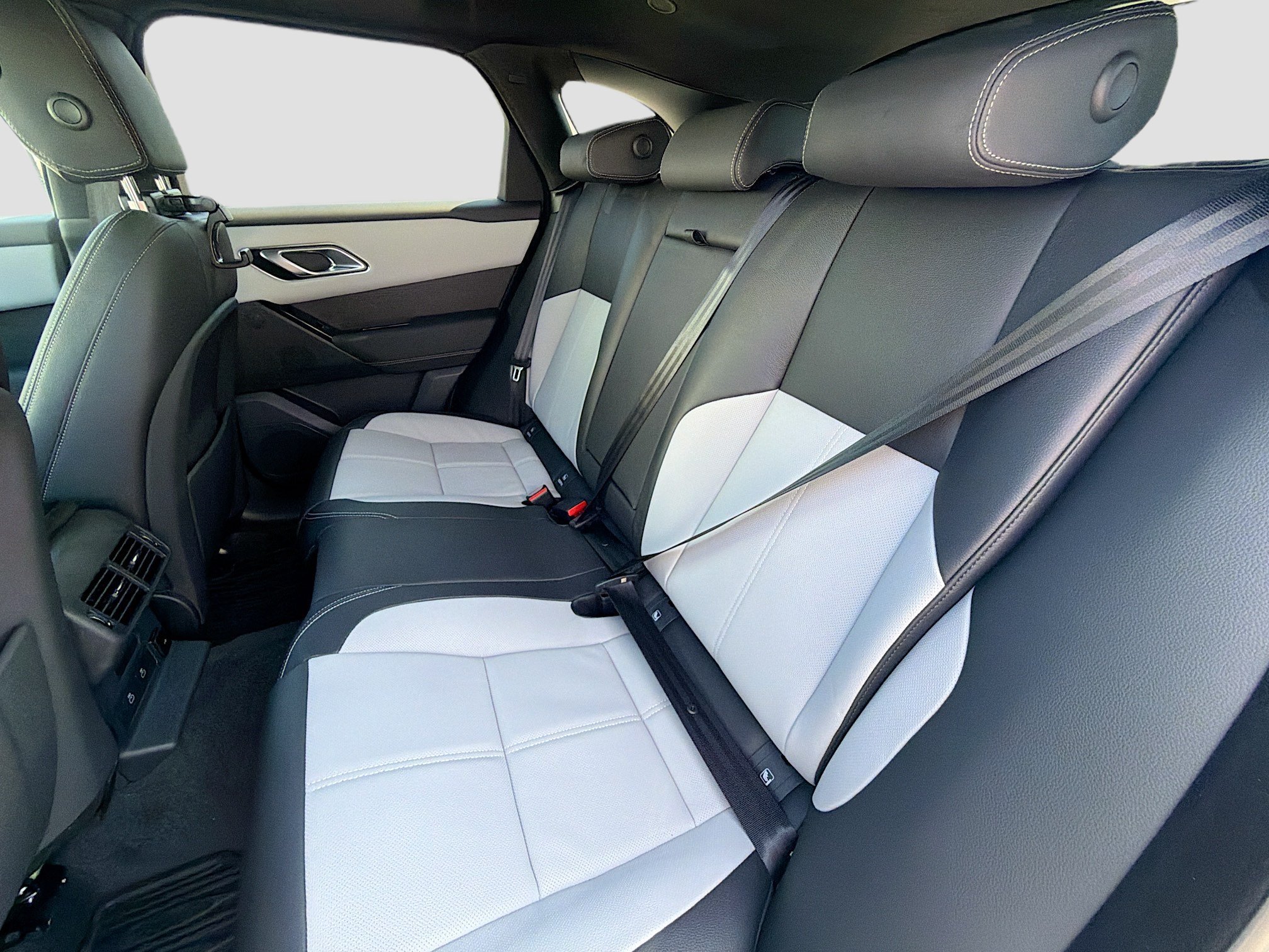 New 2026 Batumi Gold Land Rover Belgravia Edition image 20