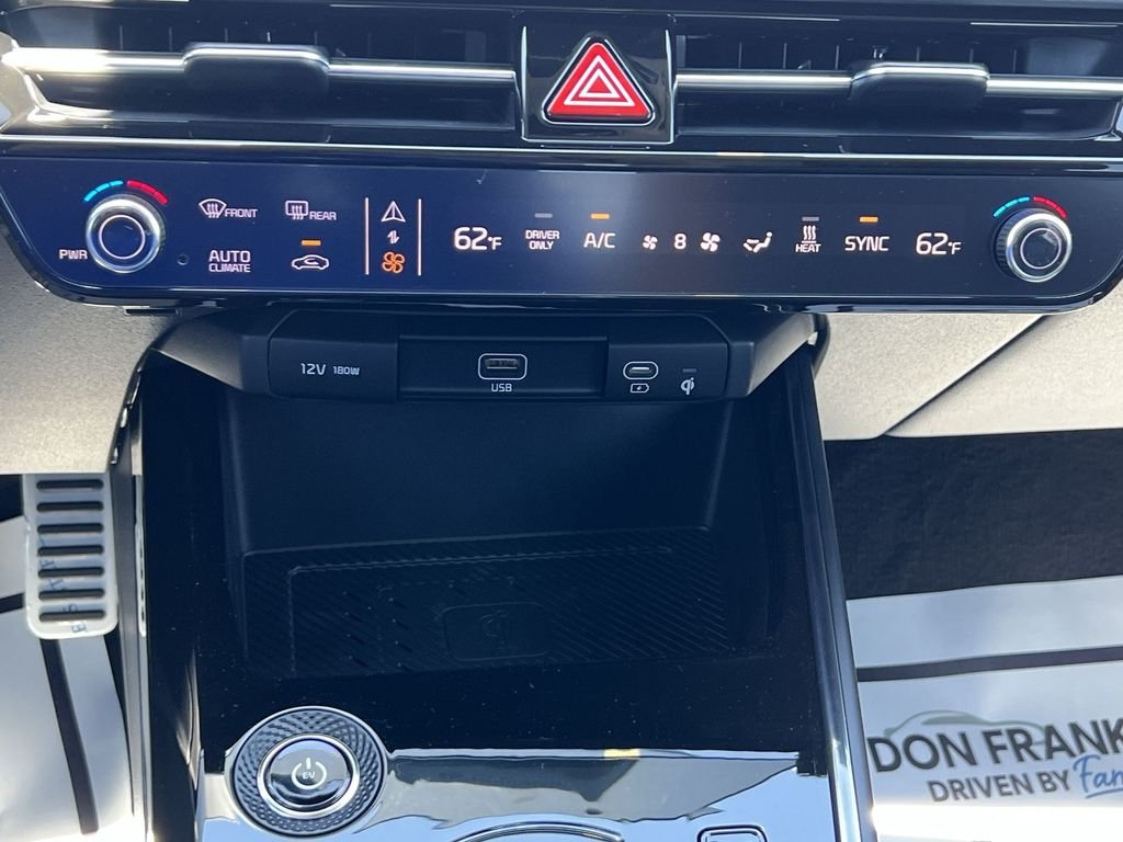 New 2026 White Kia Wave image 19