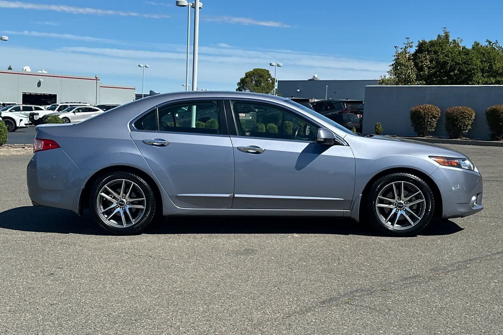 Used 2012  Acura  image 6