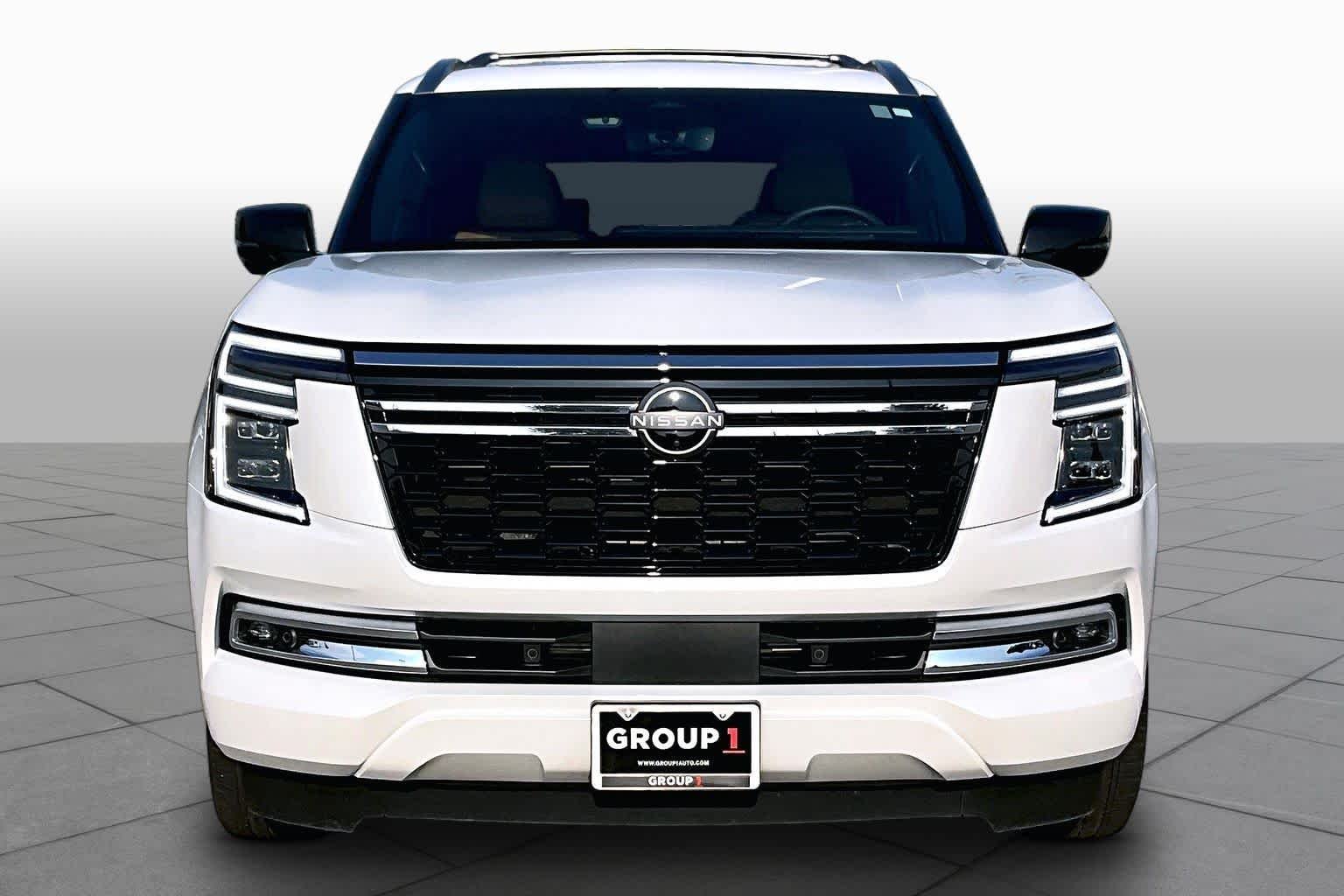 Used 2025 Everest White Pearl Tricoat Nissan Platinum Reserve image 4