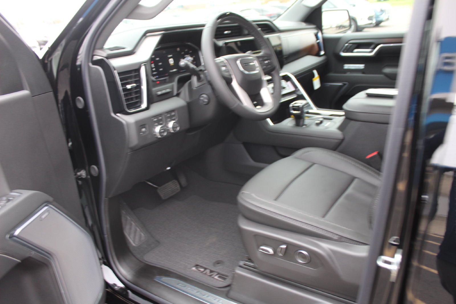 2026 GMC Sierra 1500 Denali - Photo 11