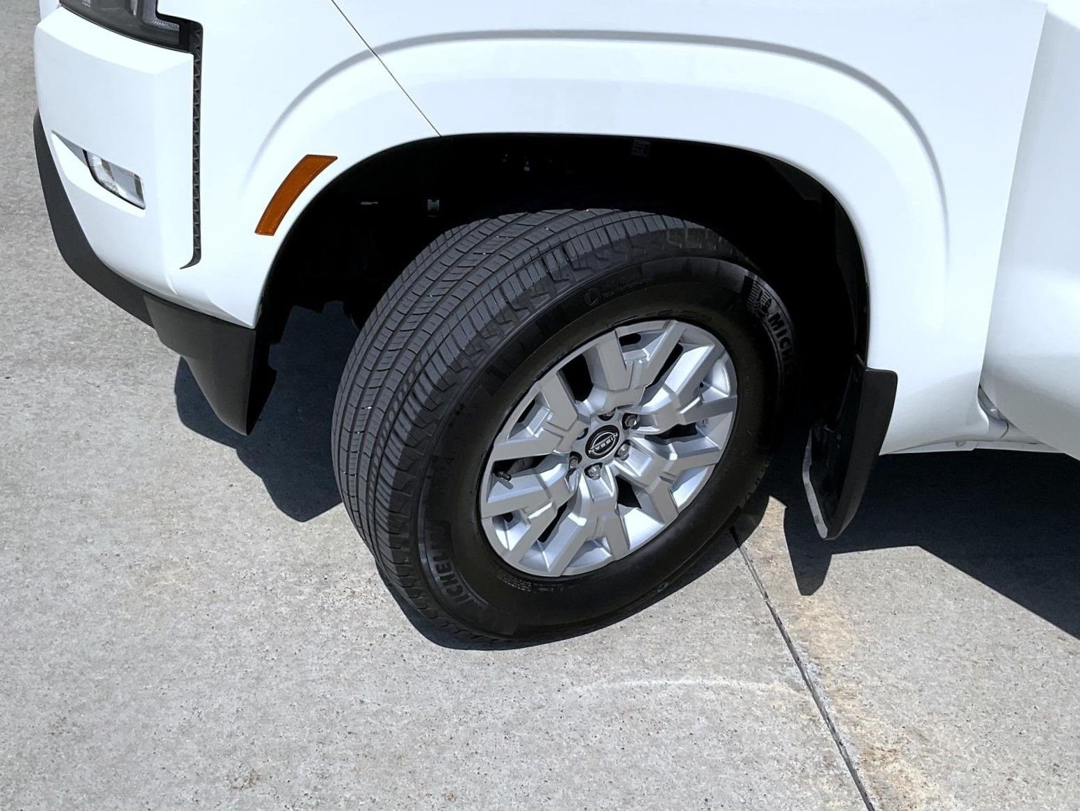 Used 2022 White Nissan SV image 24